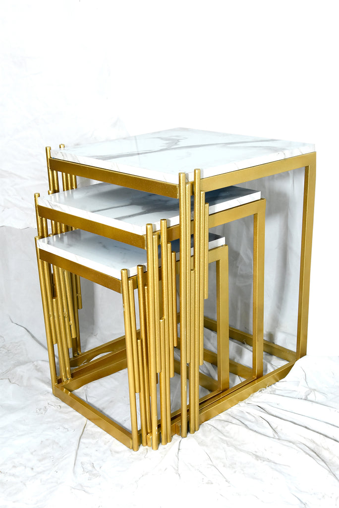 Nesting table set