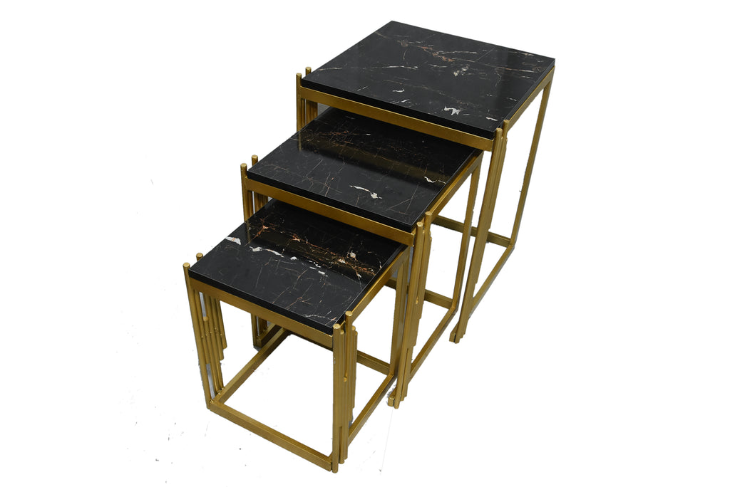 Nesting table set