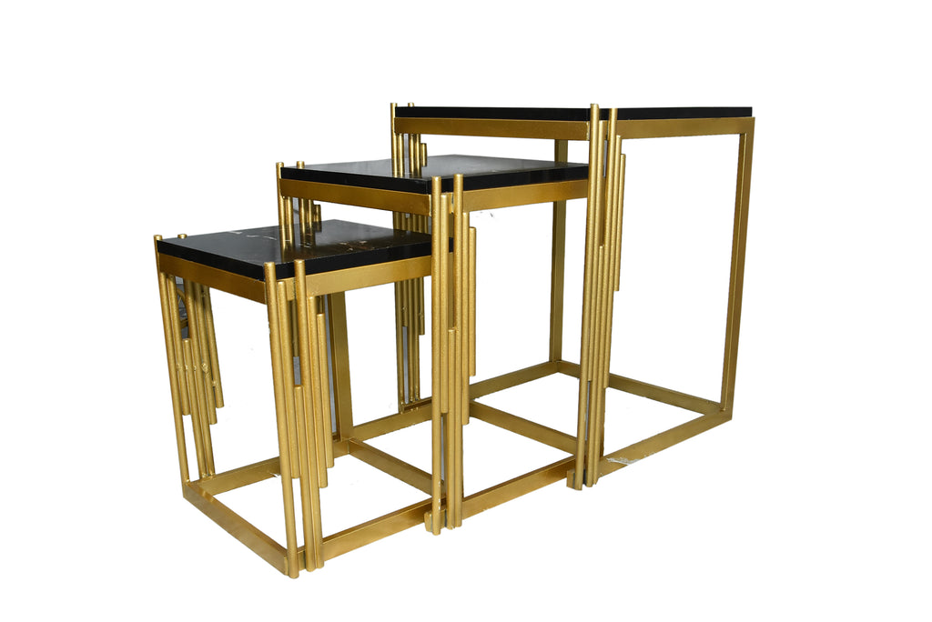 Nesting table set